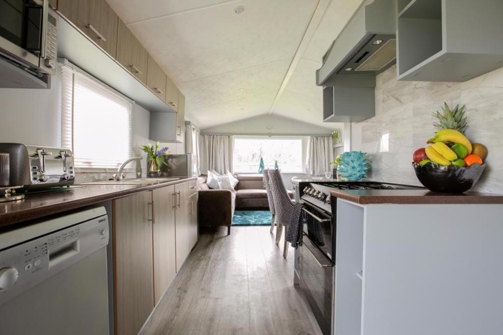 The Vacation, Cozy Static Caravan In Newquay Apartment *