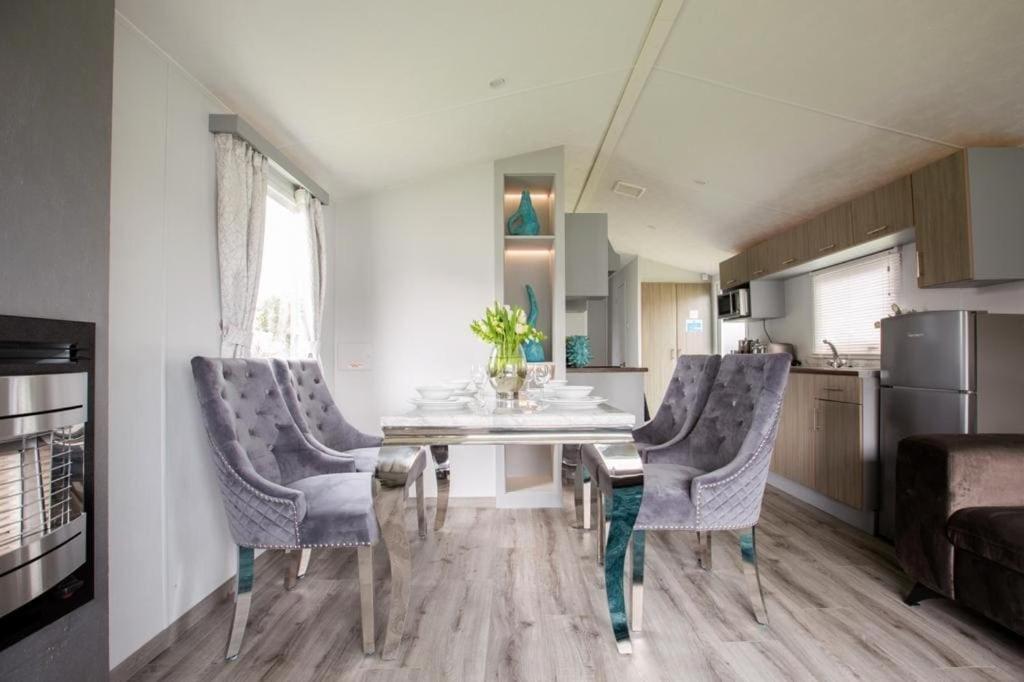 The Vacation, Cozy Static Caravan In Newquay * Newquay (Cornwall)